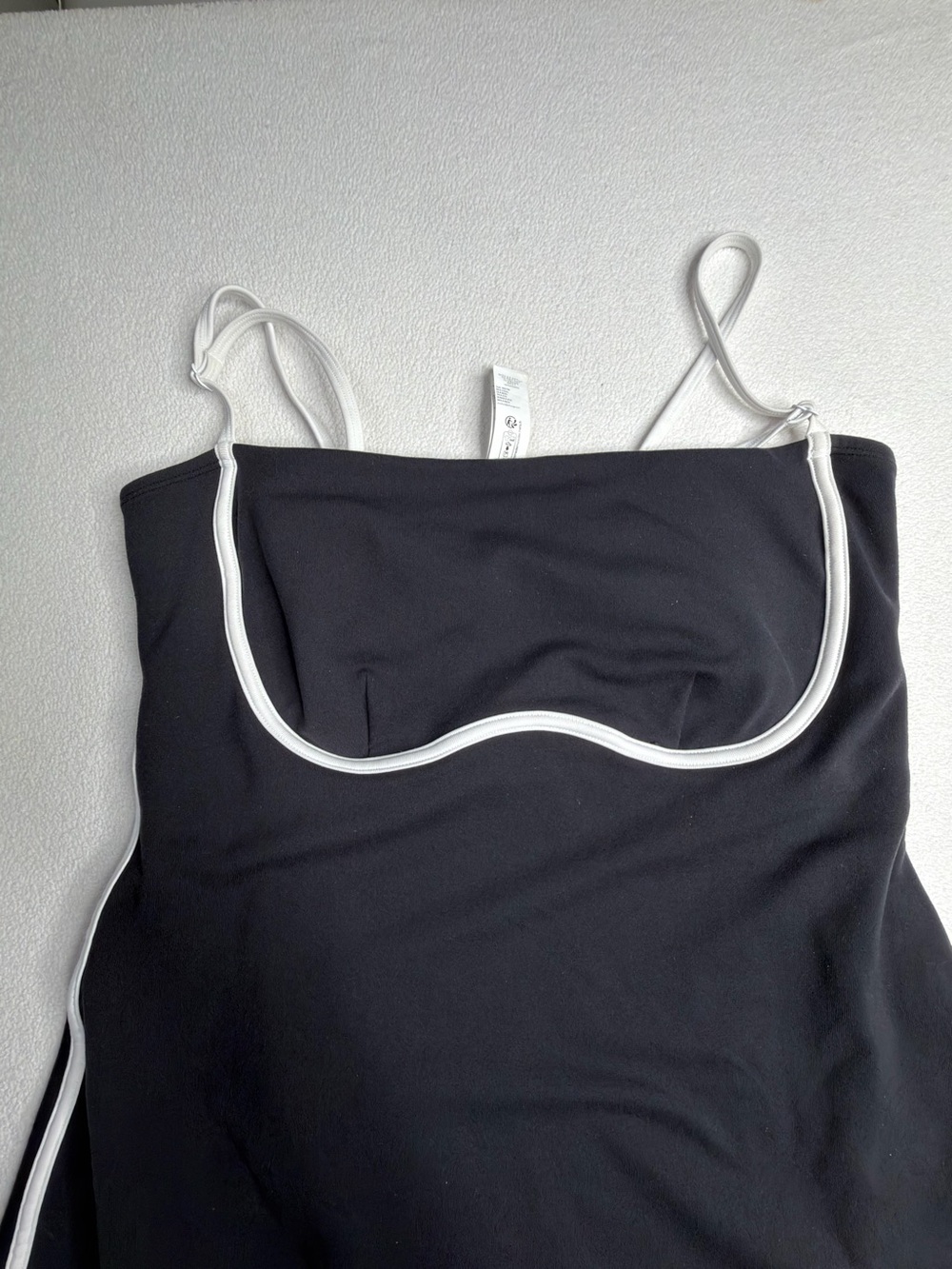 Alo Airbrush Streamlined Dress•Black/White 🖤🤍 - Picture 5 of 14